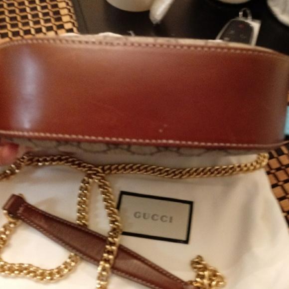signature Gucci Bags Gucci Leather Crossbody Bag With Chain Strap